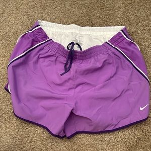 Womens lined Nike purple shorts athletic shorts Large